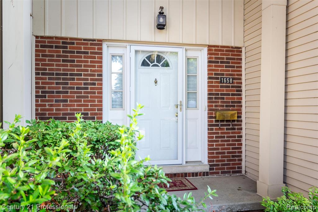 1658 Brentwood Drive, Troy, MI 48098 — Photo 4