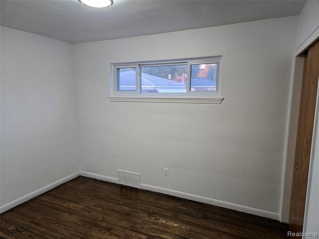 8177 Gary Avenue, Westland, MI — Photo 17