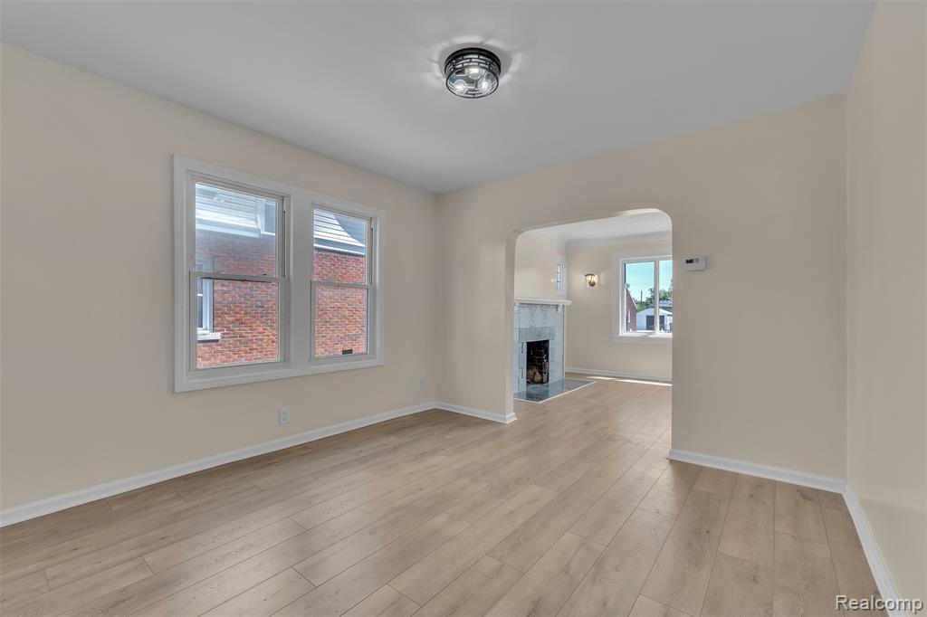 14521 SUSSEX Street, Detroit, MI 48227 — Photo 6