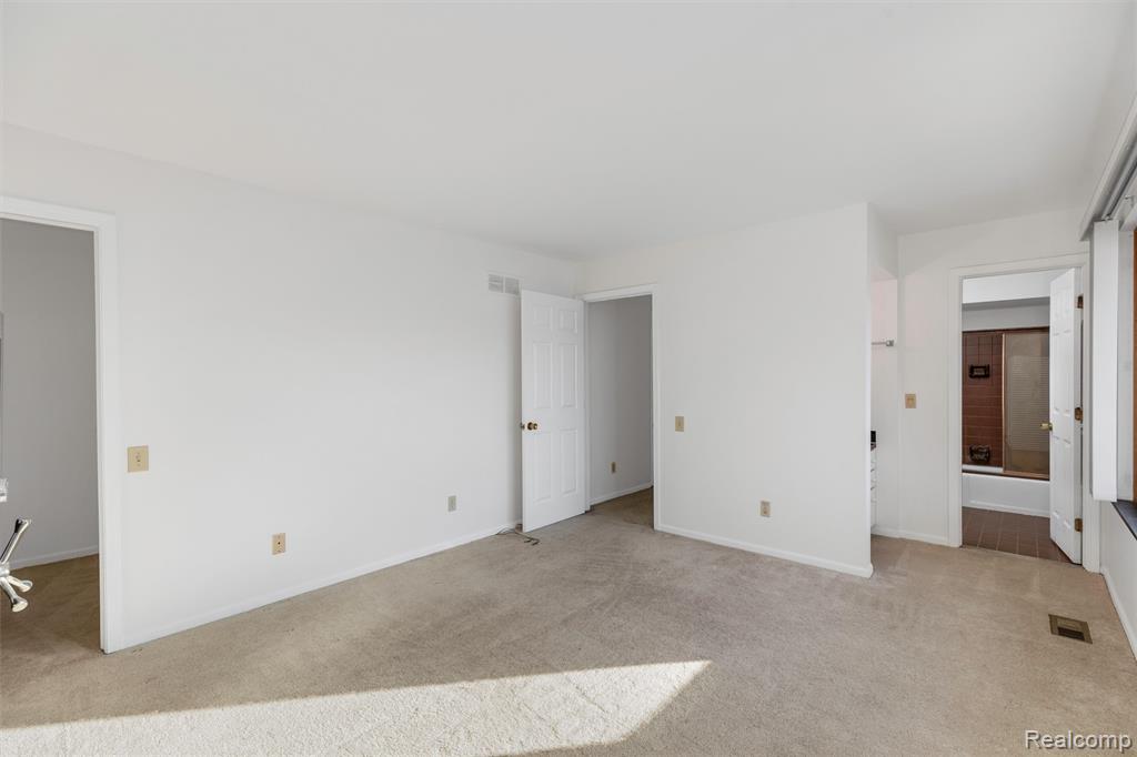 42467 Eldon Avenue, Clinton Twp, MI 48038 — Photo 16