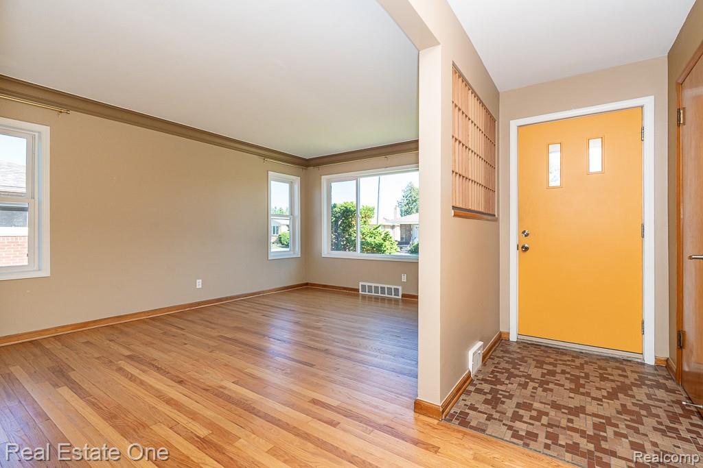 8272 Racine Road, Warren, MI 48093 — Photo 4