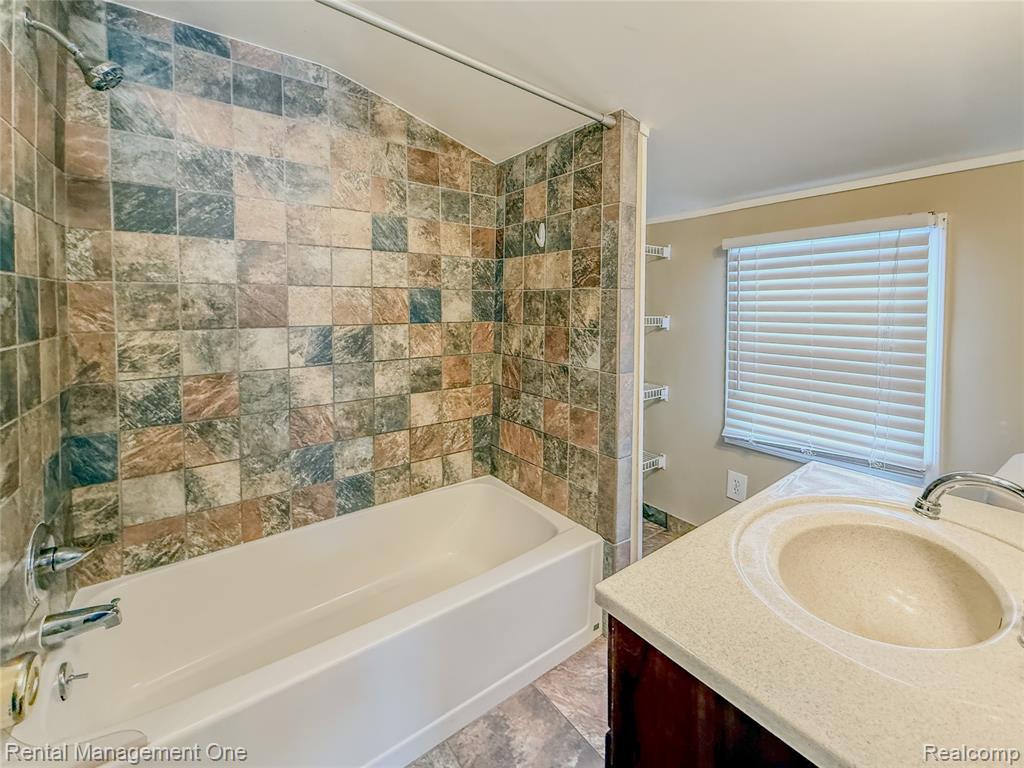 49 Hovey Street, Oxford, MI 48371 — Photo 20