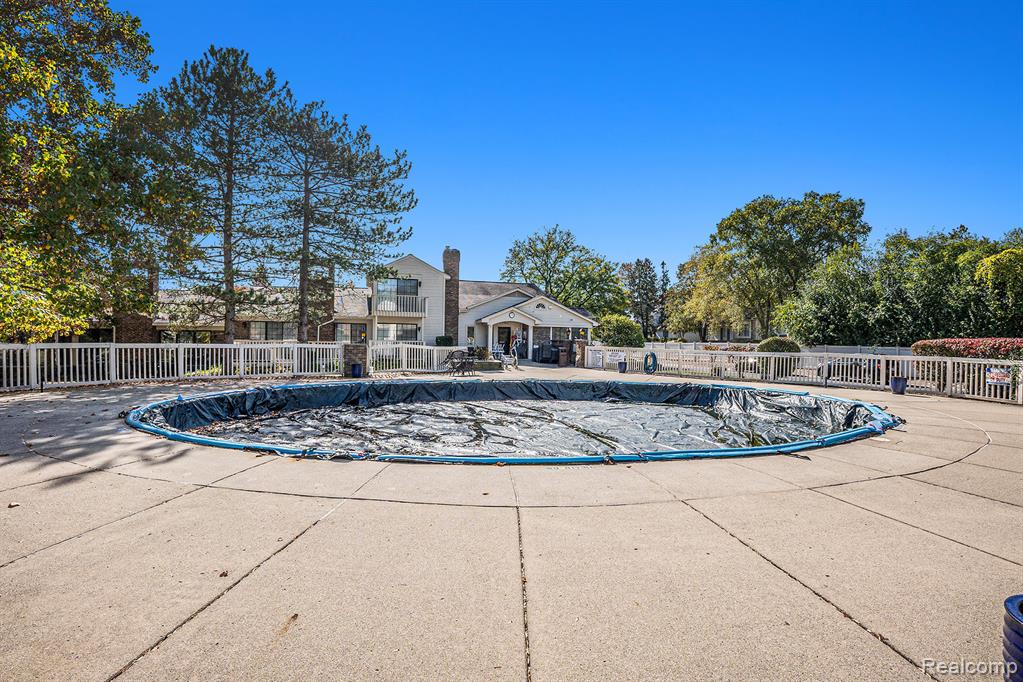7006 Bridge Way, West Bloomfield, MI — Photo 40