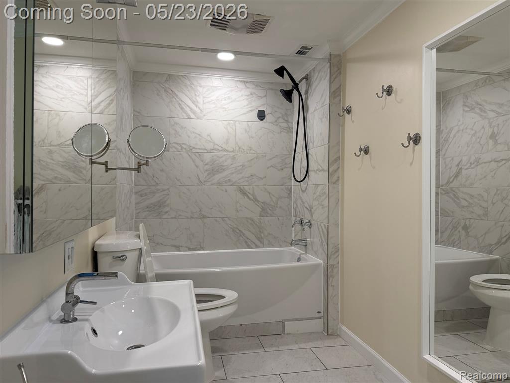 896 Grace Avenue, Rochester Hills, MI 48307 — Photo 13