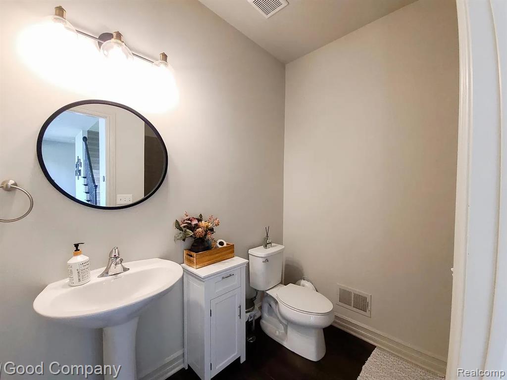 5342 Rangemore Drive, Troy, MI 48085 — Photo 16