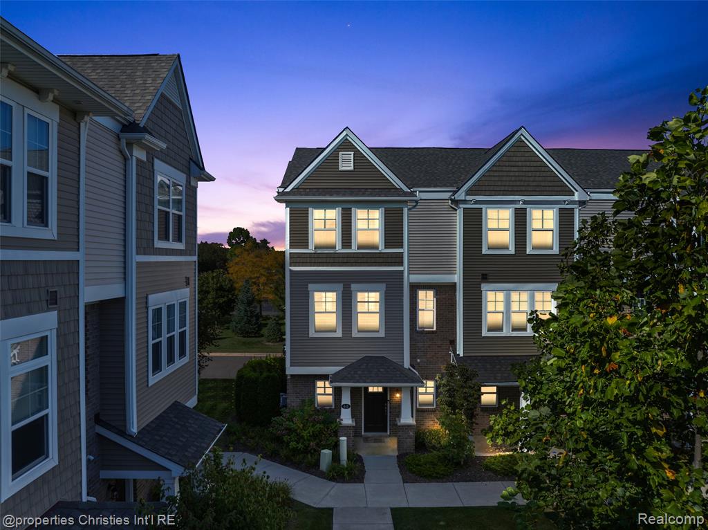 445 Wright Street, Wixom, MI
