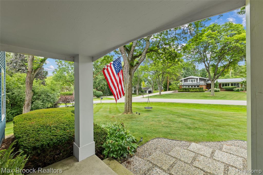 578 Woodway Court, Bloomfield Hills, MI 48302 — Photo 3