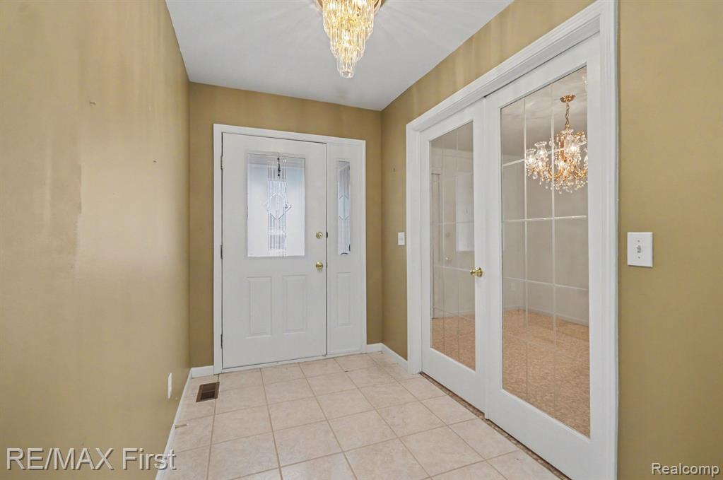 47985 Fox Chase Court, Shelby Twp, MI 48315 — Photo 3