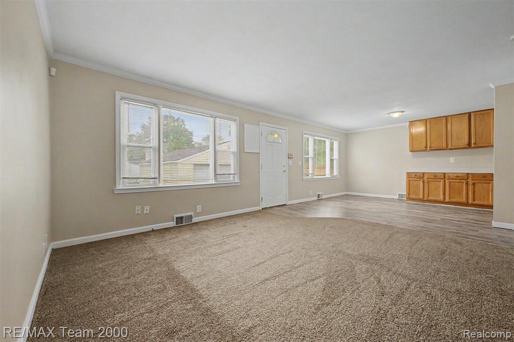 5635 Westpoint Street, Dearborn Heights, MI 48125 — Photo 17
