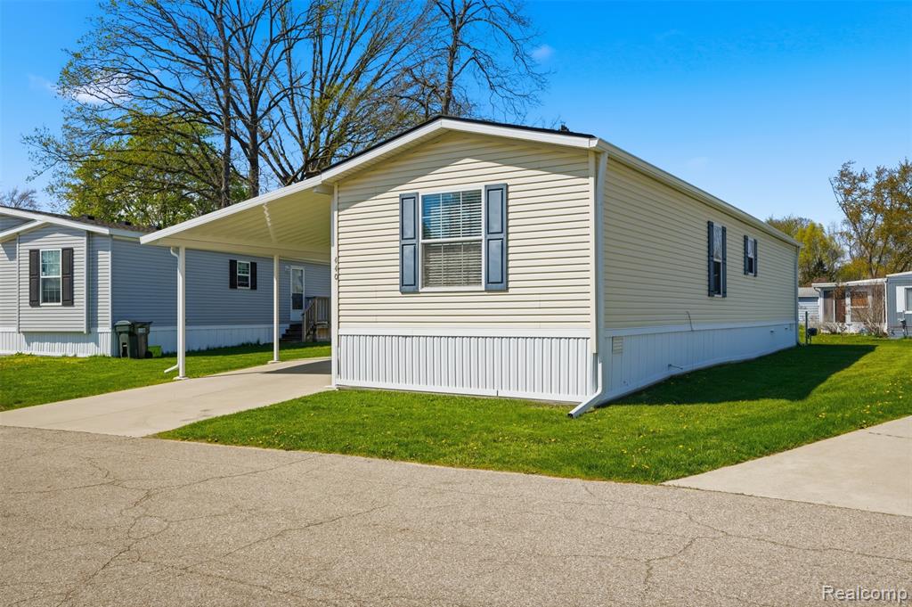 440 Flamingo Street, Rochester Hills, MI 48309 — front exterior