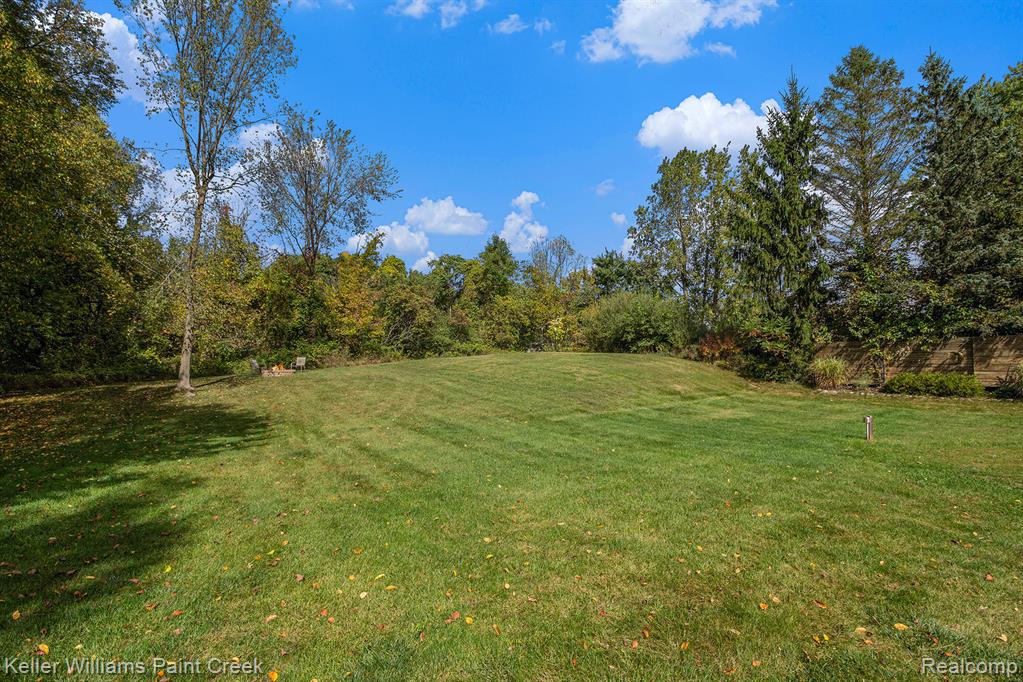 665 Rolling Acres Drive, Ortonville, MI 48462 — Photo 21