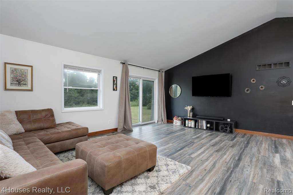 4087 Silver Valley Drive, Lake Orion, MI — Photo 14
