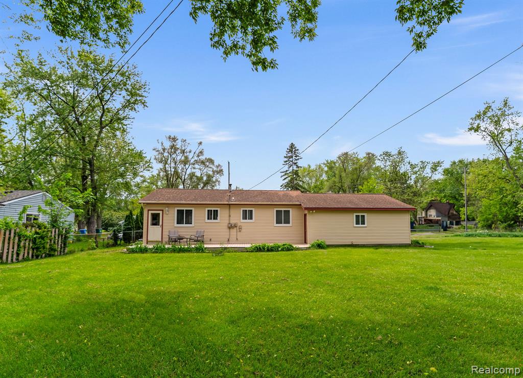 9220 Garden Terrace, Commerce Twp, MI 48382 — Photo 25