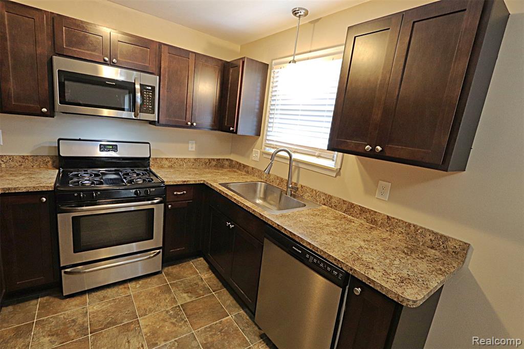 8250 N Henry Ruff Road, Westland, MI — Photo 13