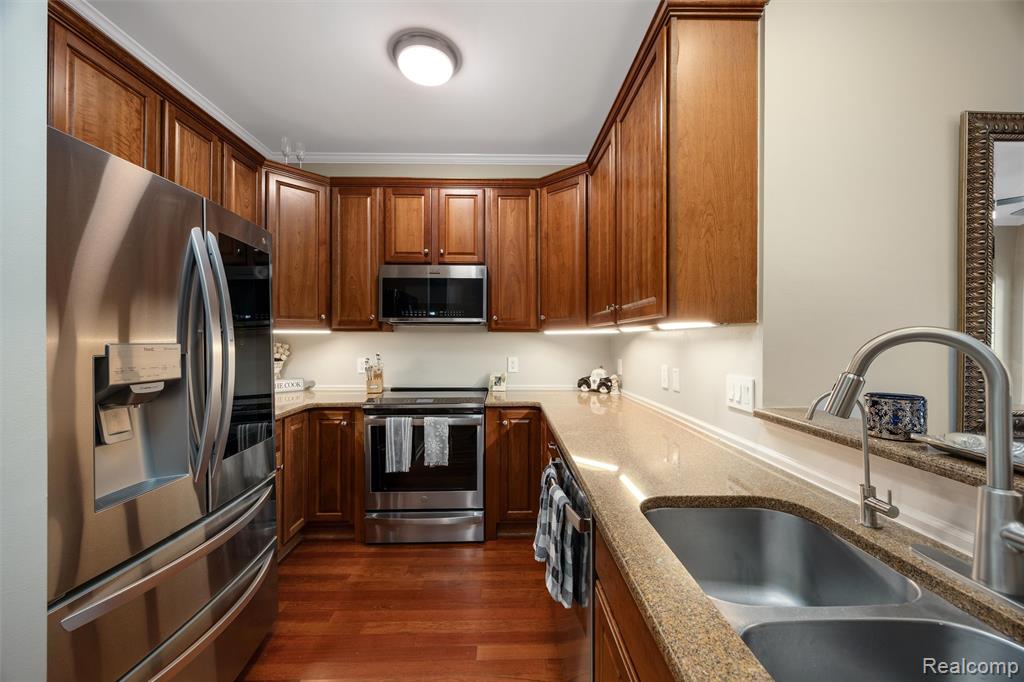 6600 Trillium Village Lane, 7, Clarkston, MI — Photo 3