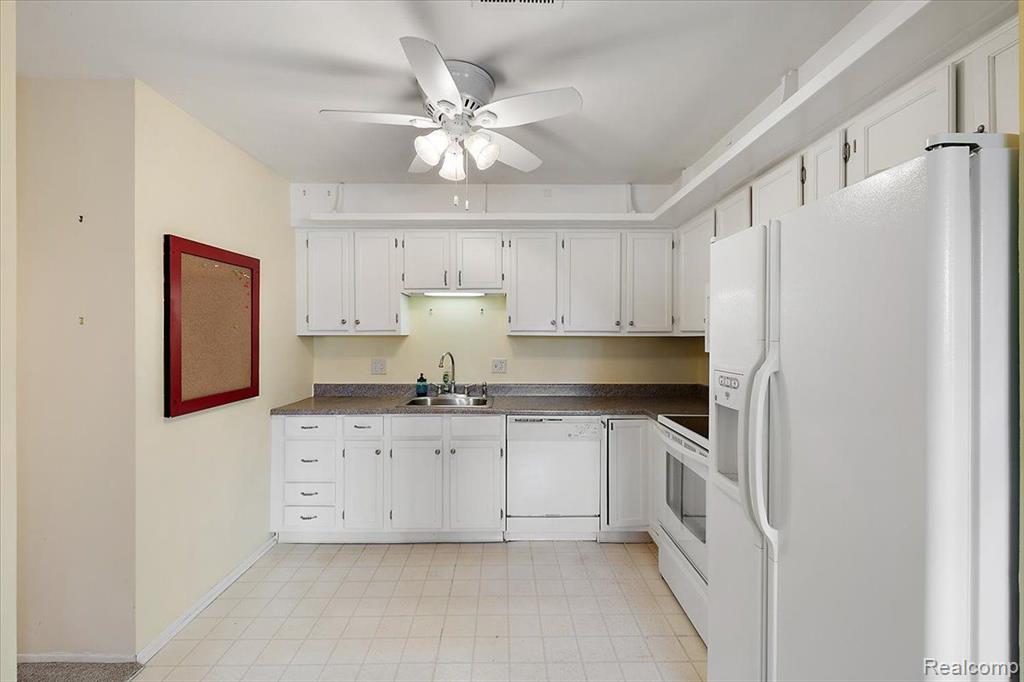480 BALDWIN Avenue, 13, Rochester, MI 48307 — Photo 10