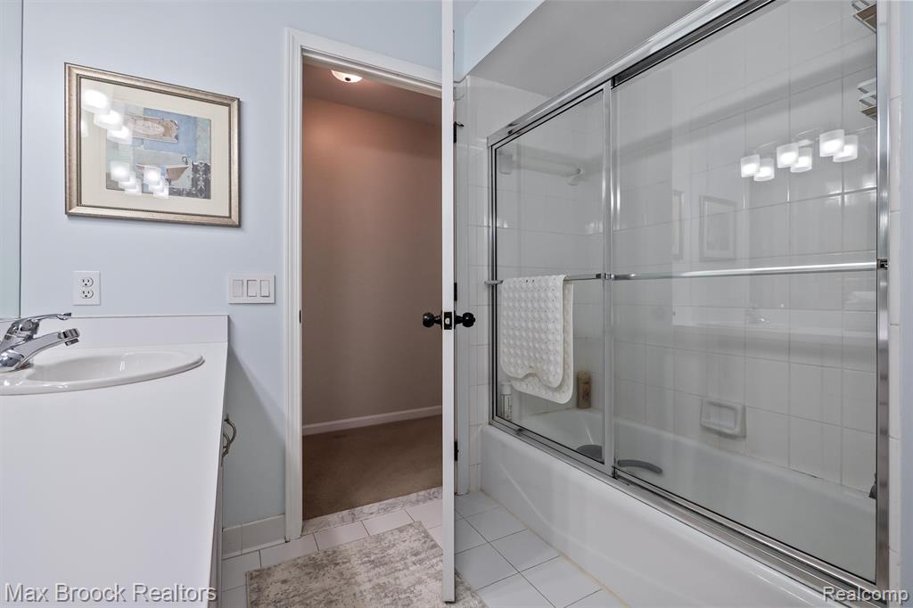 5101 Village Commons Drive, West Bloomfield, MI — Photo 41