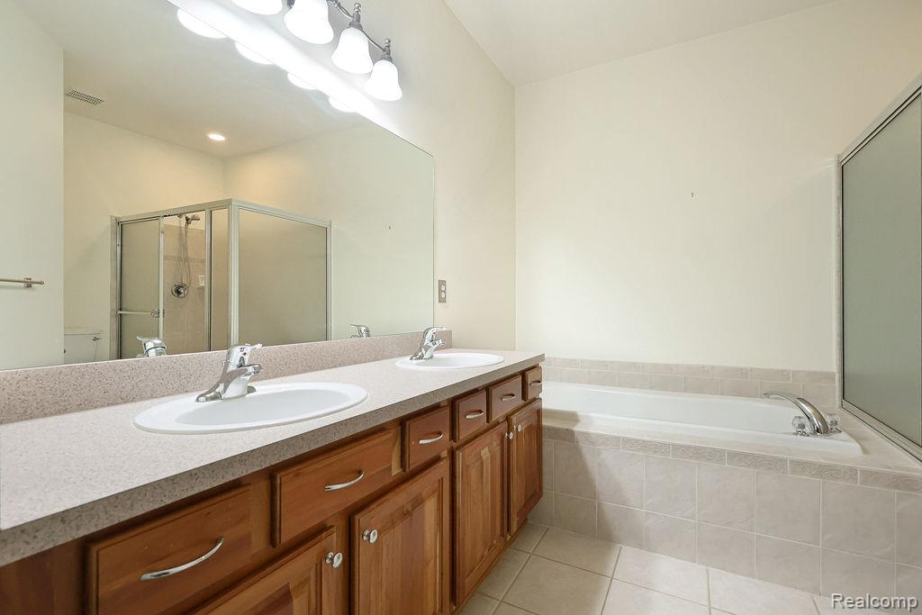 48608 Oak Bridge Drive, Canton, MI 48188 — Photo 11
