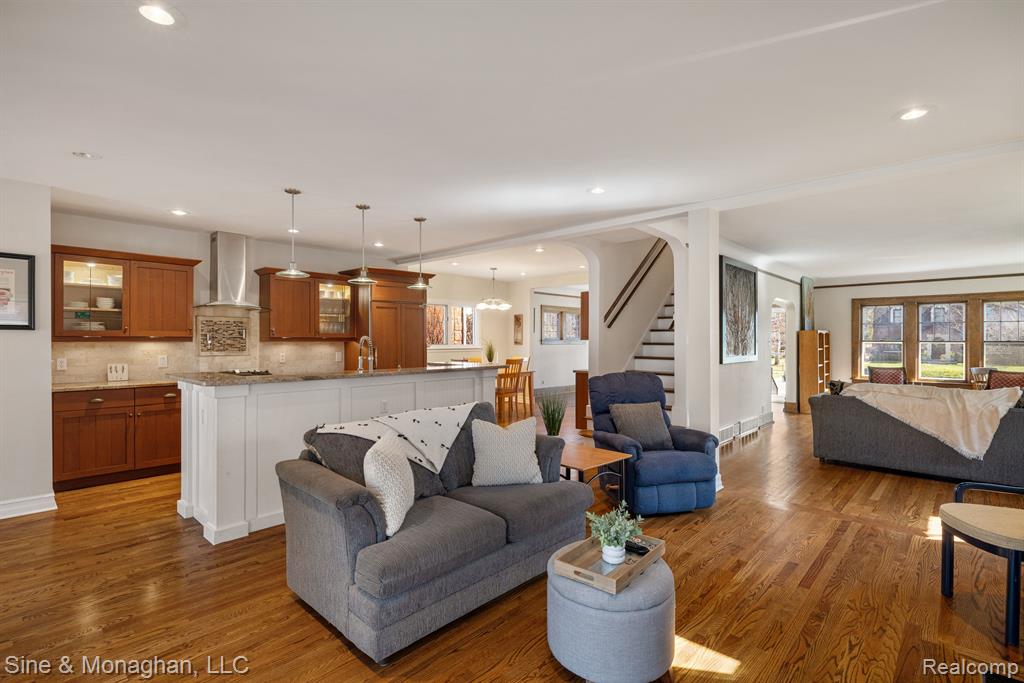 797 WASHINGTON Road, Grosse Pointe, MI 48230 — Photo 10