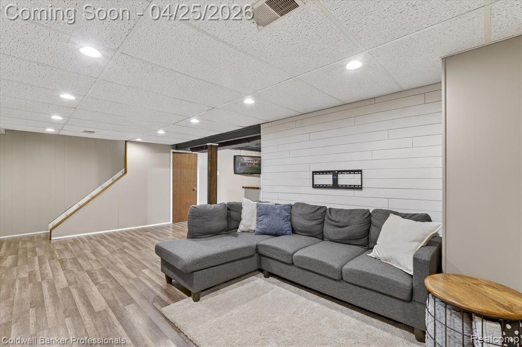 8303 Belle Bluff Drive, Grand Blanc, MI 48439 — Photo 37