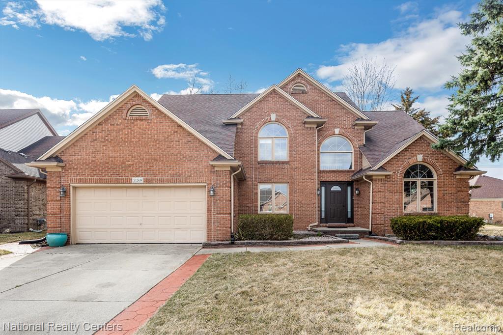 51569 PINEWOOD Drive, Macomb, MI 48042 — Photo 2