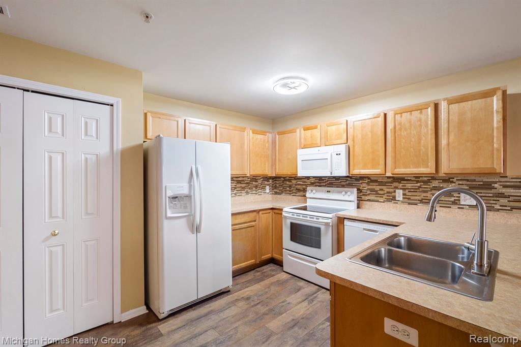 45521 HIDDEN VIEW, Utica, MI 48315 — Photo 7
