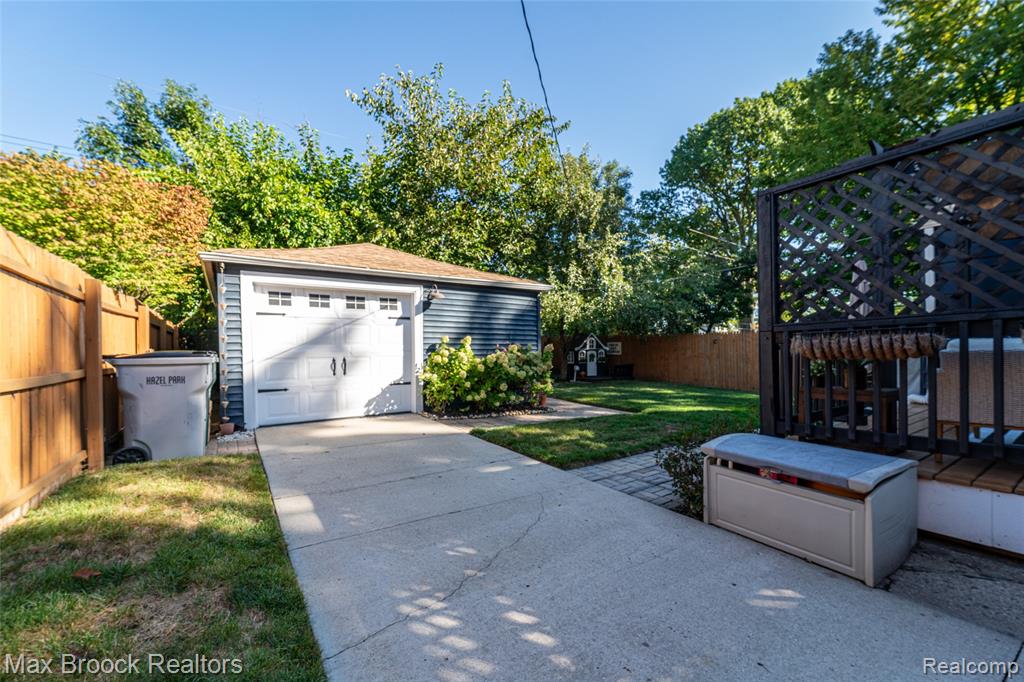 74 W Elza Avenue, Hazel Park, MI 48030 — Photo 22