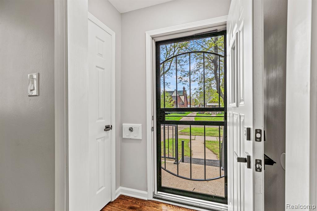 8044 E MORROW Circle, Detroit, MI 48204 — Photo 5