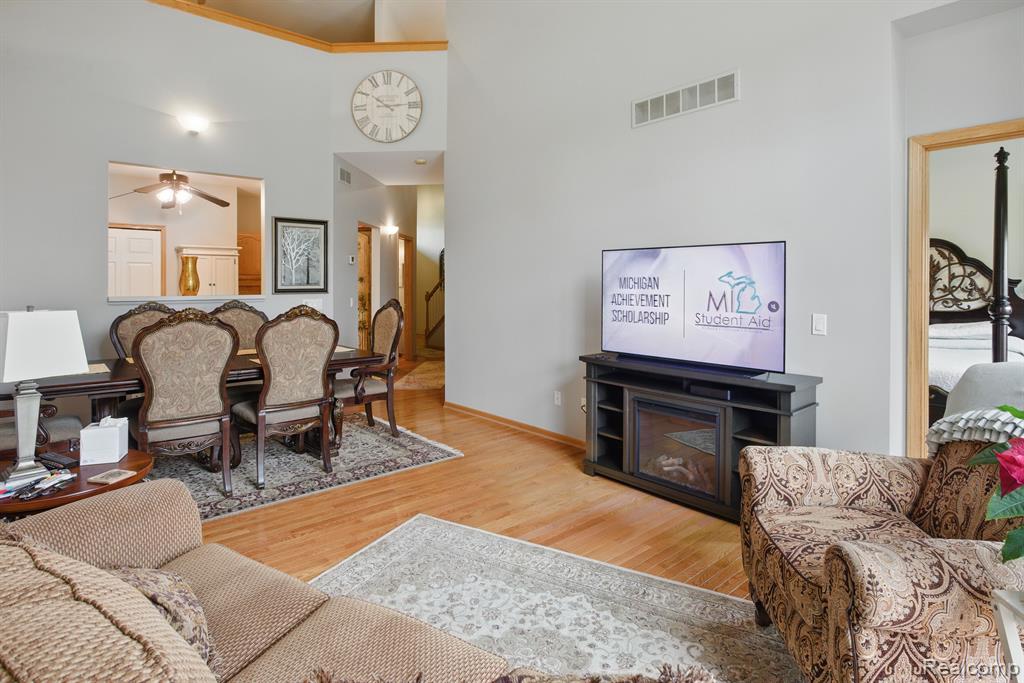 5496 GREENWAY Drive, 48, Trenton, MI 48183 — Photo 17