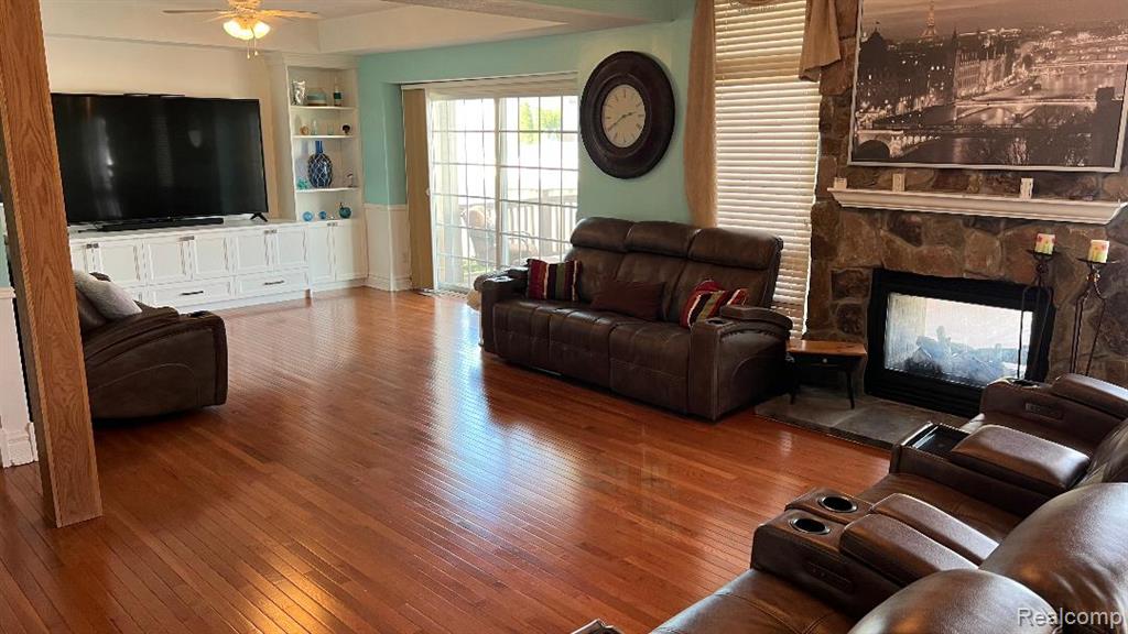 29049 Sugar Island Court, Gibraltar, MI — Photo 24
