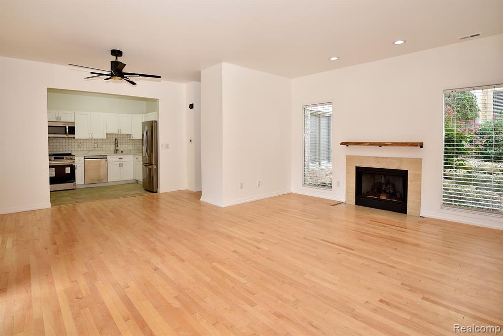 29439 LAUREL Drive, Farmington Hills, MI 48331 — Photo 4