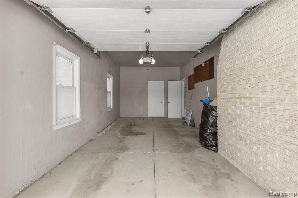4255 SAMOSET Road, Royal Oak, MI 48073 — Photo 32