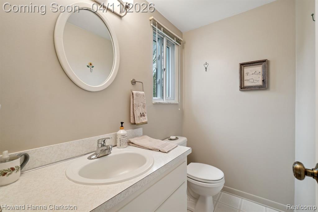 10995 Big Lake Road, Davisburg, MI 48350 — Photo 12