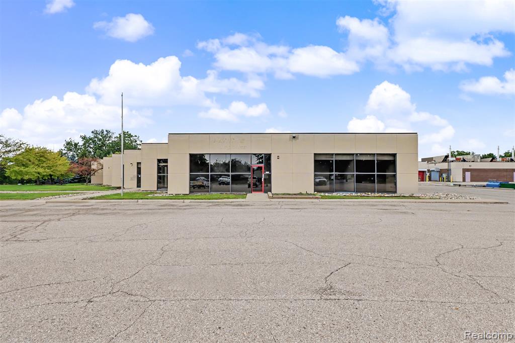 15301 Mercantile Drive, Dearborn, MI 48120