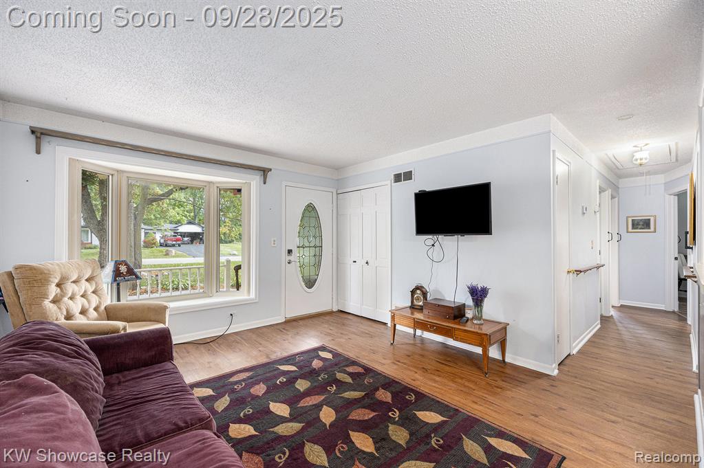 6319 Eastlawn Avenue, Clarkston, MI — Photo 6