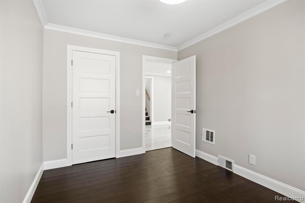 7832 CHASE RD, Dearborn, MI 48126 — Photo 17