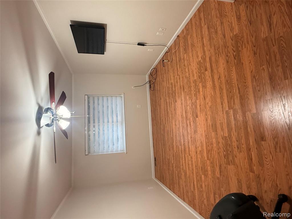 8693 Winchester Drive, Sterling Heights, MI 48313 — Photo 11