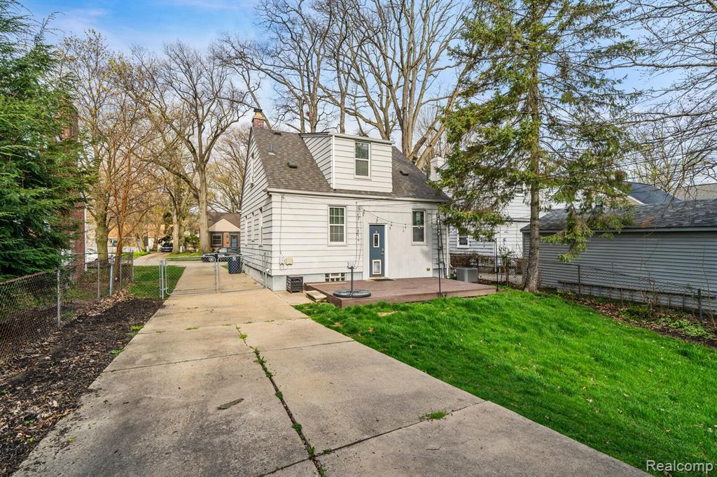 822 N GAINSBOROUGH Avenue, Royal Oak, MI 48067 — Photo 24