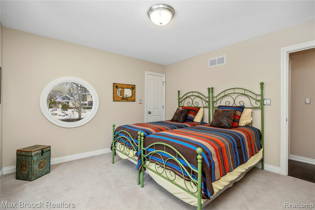 5867 BRAVO COURT, Orchard Lake Village, MI 48324 — Photo 48