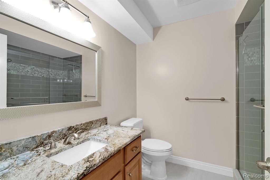 718 COUNTRY CLUB Drive, Saint Clair Shores, MI 48082 — Photo 11