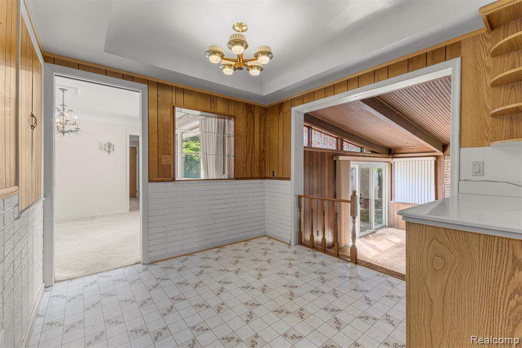 25429 Graceland Circle, Dearborn Heights, MI 48125 — Photo 10