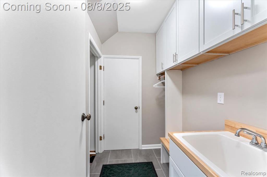 8751 Woodside Drive, Grosse Ile, MI 48138 — Photo 12