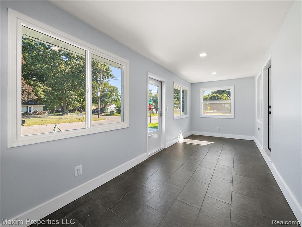 992 Parkwood Avenue, Ypsilanti, MI 48198 — Photo 8