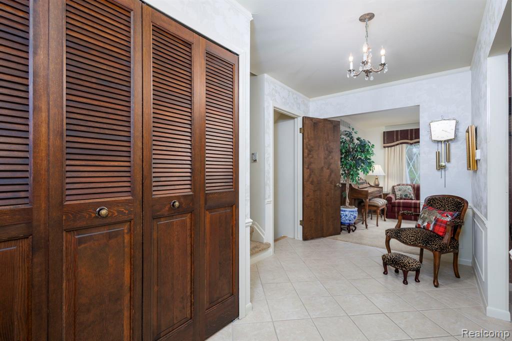830 Croydon Road, Rochester Hills, MI 48309 — Photo 20