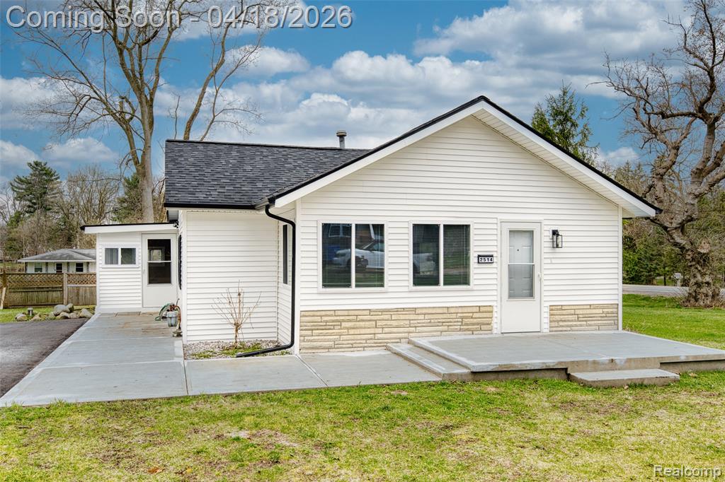 2514 Barton Street, Commerce Twp, MI 48382 — Photo 7