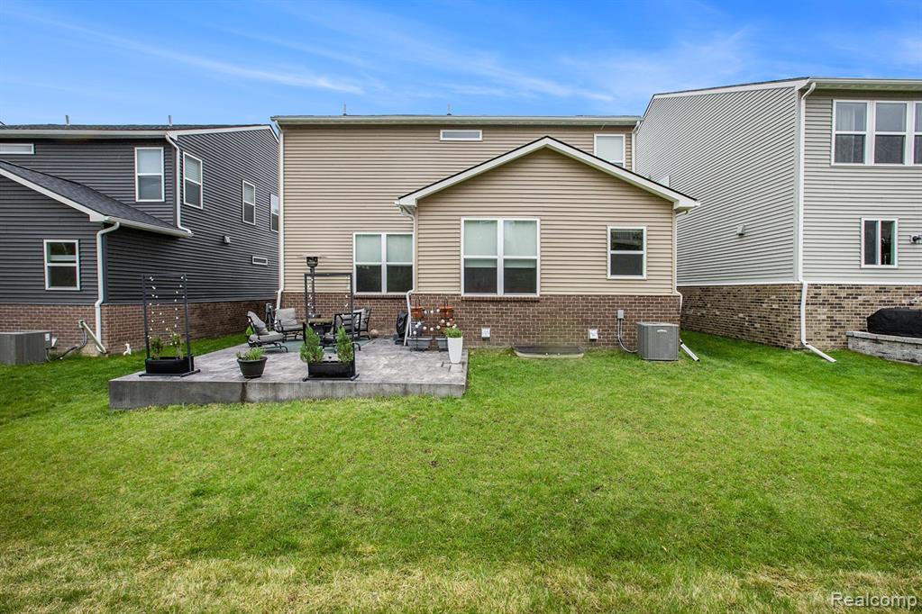 2822 Dillon Drive, Ann Arbor, MI 48105 — Photo 48