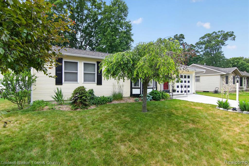 5619 Dogwood Street, Jackson, MI 49201 — Photo 2