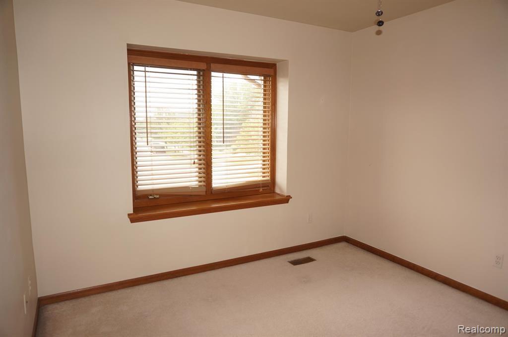 49954 Willowood Drive, Macomb, MI 48044 — Photo 20