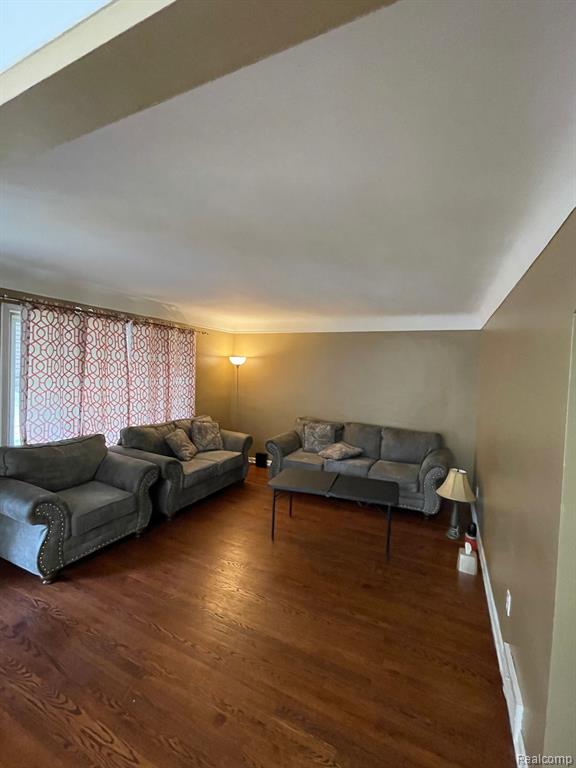 8655 RIVERDALE Street, Dearborn Heights, MI 48127 — Photo 7