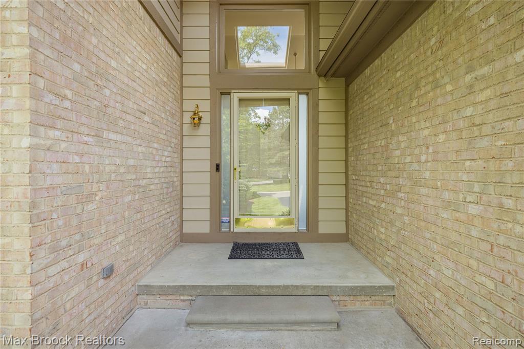 4860 Lagoons Circle, West Bloomfield, MI 48323 — Photo 6